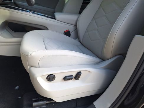 New 2026 Volkswagen Atlas SE image 10