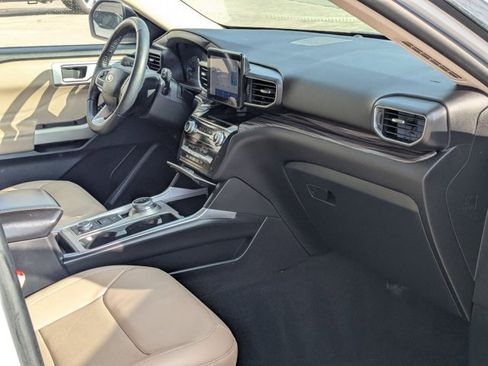 Used 2023 Ford Explorer Limited image 34