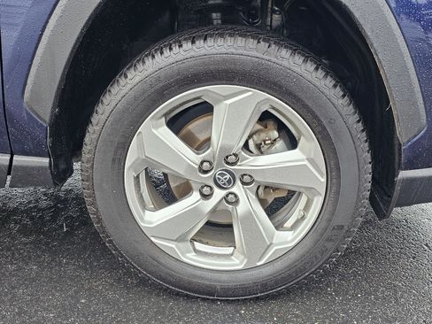 Used 2019 Toyota RAV4 Limited AWD/4WD image 9