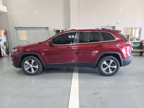 Used 2019 Jeep Cherokee Limited AWD/4WD image 1