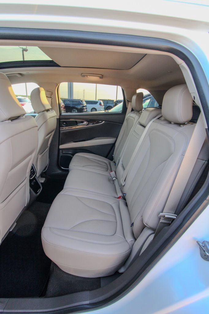 Used 2023 Lincoln Nautilus Reserve w/ Equipment Group 201A AWD/4WD image 8