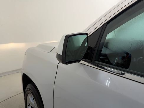 Used 2017 Chevrolet Tahoe LT w/ LT Signature Package image 18