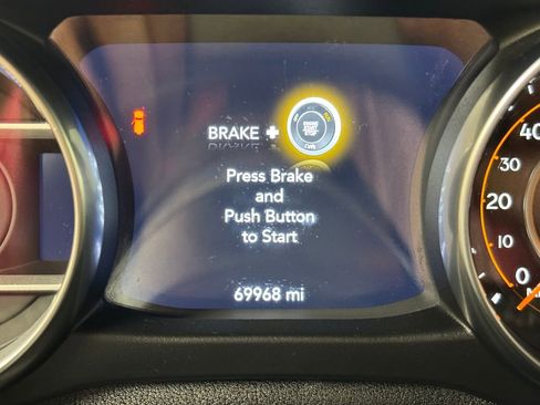 Used 2021 Jeep Wrangler Unlimited Sahara image 29