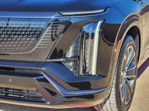 Used 2026 Cadillac Vistiq Sport w/ LPO, Floor Liner Package image 8