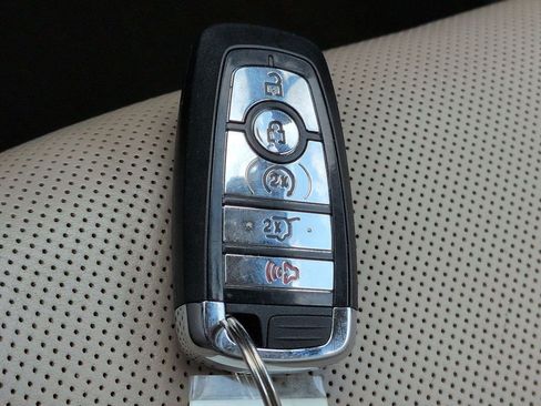 Used 2021 Lincoln Nautilus Reserve FWD image 31
