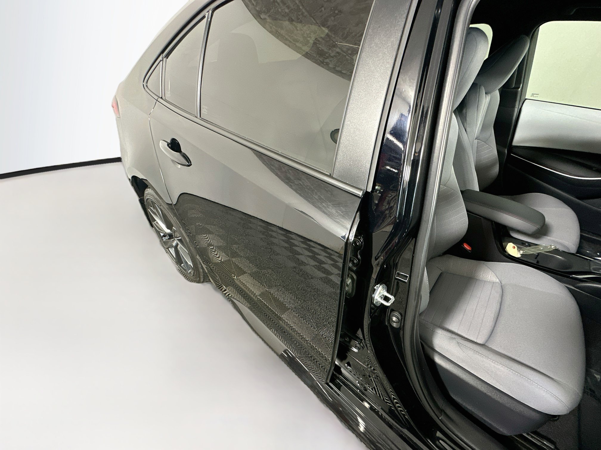 Used 2025 Toyota Corolla SE FWD image 28