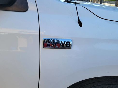 Used 2012 Toyota Tundra 4x4 CrewMax image 11