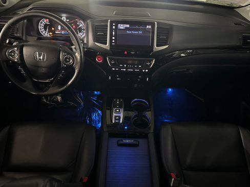 Used 2018 Honda Pilot Touring image 15