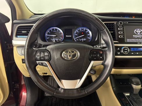 Used 2015 Toyota Highlander XLE AWD/4WD image 14