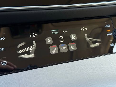 New 2026 Genesis GV70 2.5T Select image 34