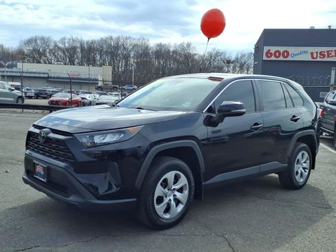 Certified 2022 Toyota RAV4 LE image 3