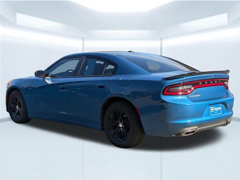 Used 2020 Dodge Charger SXT image 4