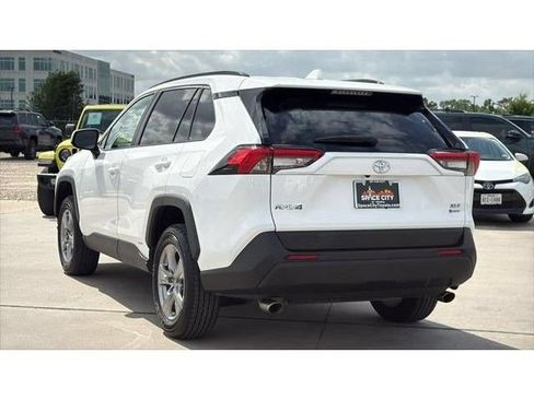 Certified 2025 Toyota RAV4 XLE AWD/4WD image 3