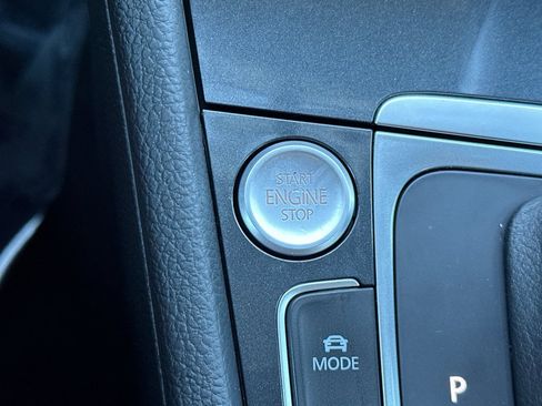 Used 2019 Volkswagen e-Golf SE w/ Driver Assistance Package image 23