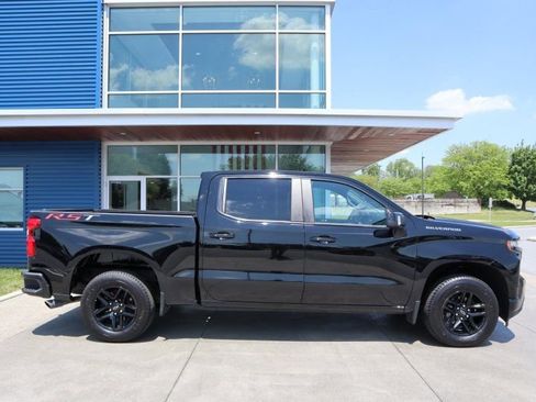 Used 2019 Chevrolet Silverado 1500 RST w/ All-Star Edition AWD/4WD image 2
