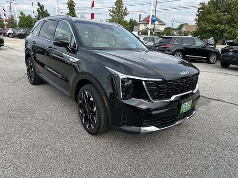Used 2025 Kia Sorento EX FWD image 11