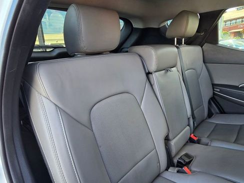 Used 2017 Hyundai Santa Fe Sport FWD image 38