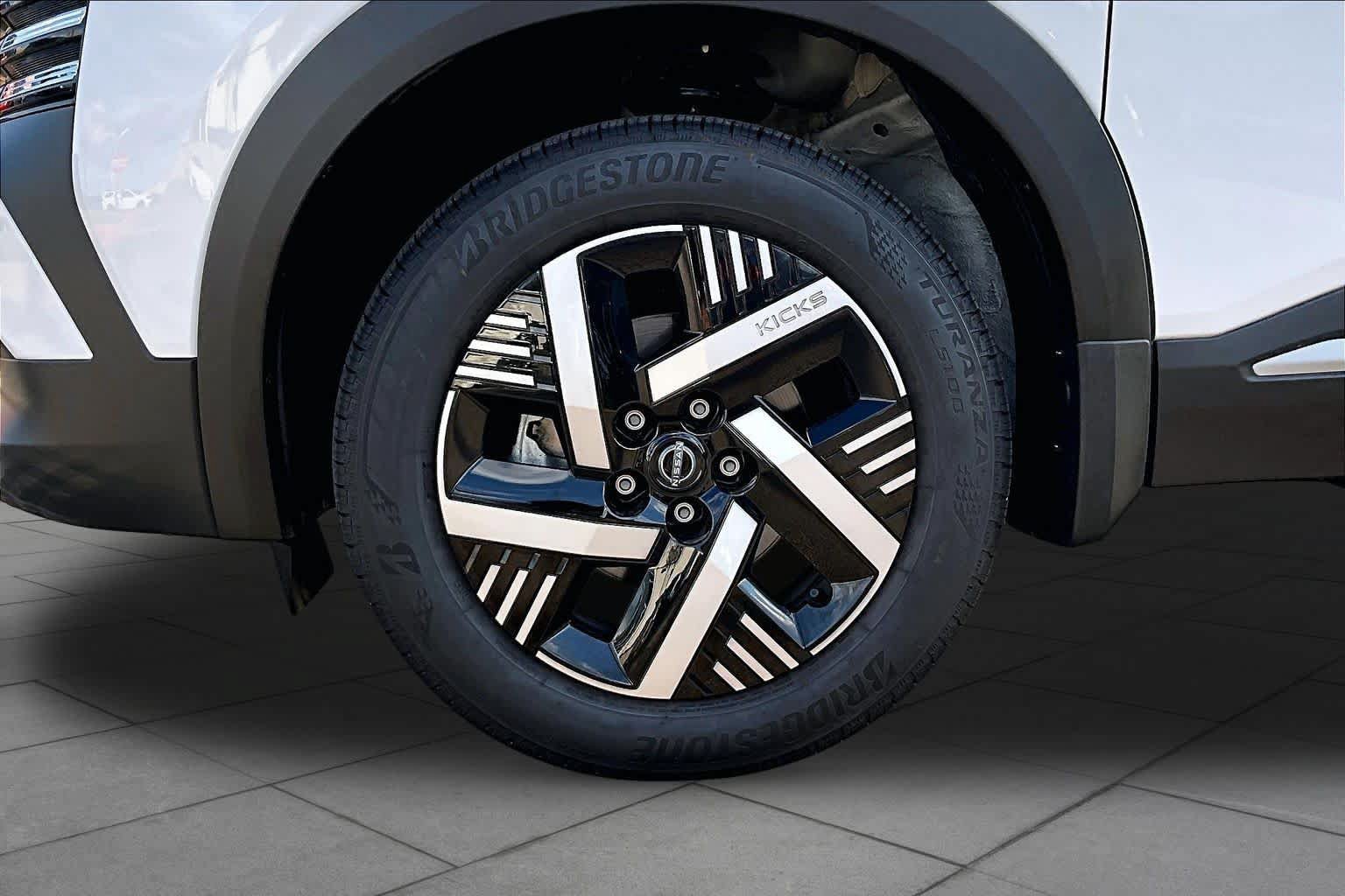 Certified 2026 Nissan Kicks SV FWD image 10