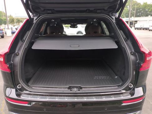 Used 2023 Volvo XC60 B5 Plus w/ Climate Package AWD/4WD image 30