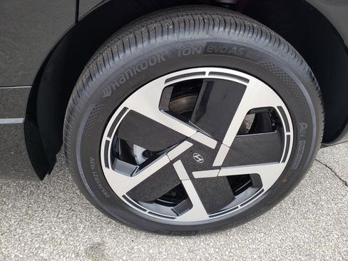 New 2026 Hyundai Ioniq 9 Limited image 12