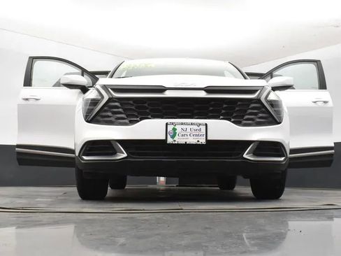 Used 2025 Kia Sportage LX image 11