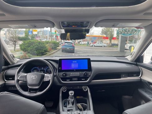 Used 2024 Toyota Grand Highlander Platinum image 53