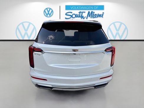 Used 2022 Cadillac XT6 Premium Luxury FWD image 6