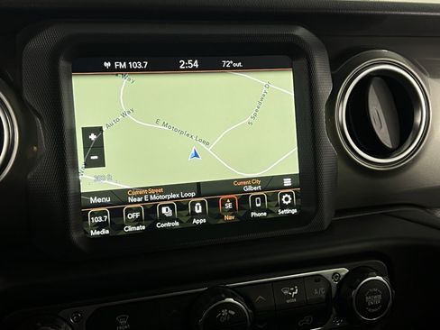 Used 2022 Jeep Wrangler Unlimited Sahara image 19