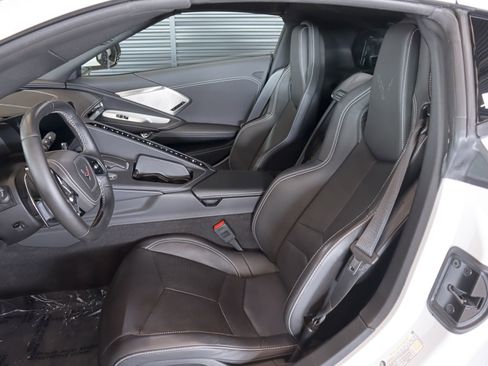 Used 2025 Chevrolet Corvette Stingray Preferred Cpe w/ 2LT RWD image 3