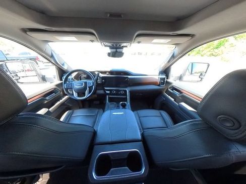 Used 2025 GMC Sierra 3500 Denali w/ Technology Package AWD/4WD image 32