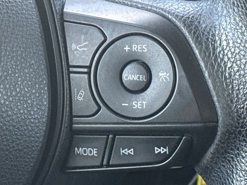 Used 2021 Toyota Corolla LE image 20