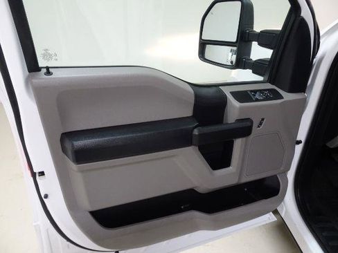 Used 2018 Ford F250 XL w/ Power Equipment Group RWD image 19