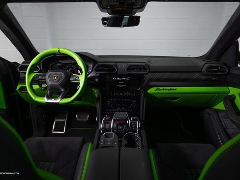 Used 2024 Lamborghini Urus S image 2