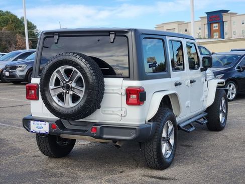 Used 2019 Jeep Wrangler Unlimited Sahara w/ Safety Group image 5