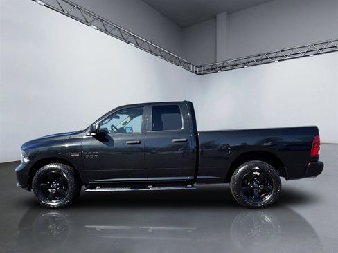 Used 2017 RAM 1500 Express w/ Black Ram 1500 Express Group image 3