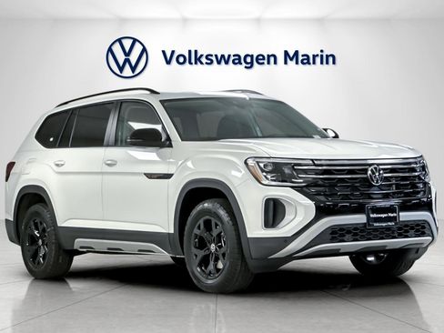 New 2026 Volkswagen Atlas Peak Edition image 7