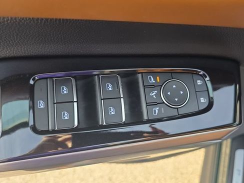 Used 2023 Nissan Pathfinder Platinum AWD/4WD image 20
