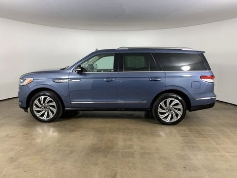 Used 2023 Lincoln Navigator Reserve image 42