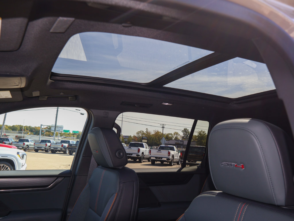 New 2027 GMC Acadia AT4 w/ Luxury Package AWD/4WD image 8