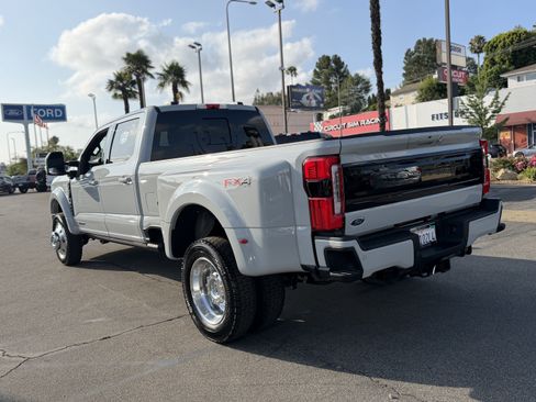 Used 2026 Ford F450 Platinum w/ FX4 Off-Road Package AWD/4WD image 5