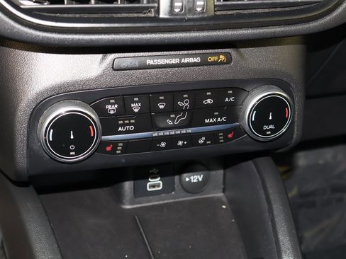 Used 2024 Ford Escape ST-Line image 30