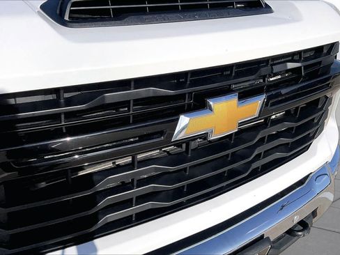 Used 2025 Chevrolet Silverado 3500 W/T w/ WT/CX Safety Package AWD/4WD image 28