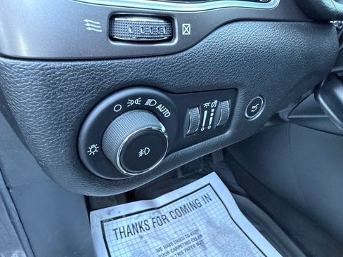 Used 2019 Jeep Cherokee Limited AWD/4WD image 23