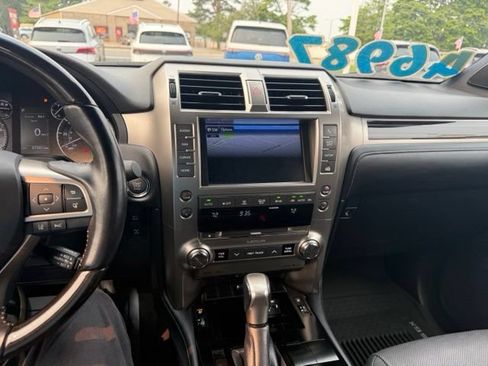 Used 2021 Lexus GX 460 Premium w/ Premium Package AWD/4WD image 19
