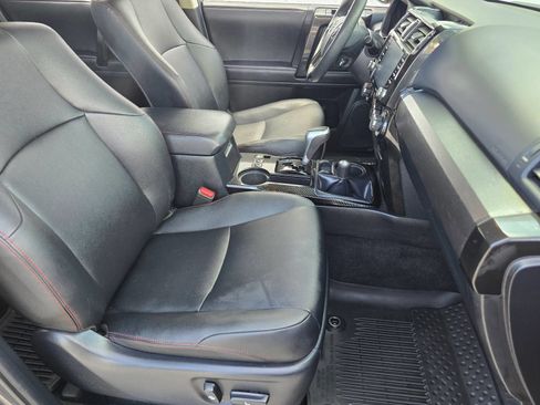 Used 2020 Toyota 4Runner TRD Off-Road Premium AWD/4WD image 25