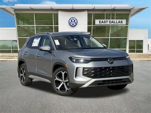 New 2026 Volkswagen Tiguan SE image 2