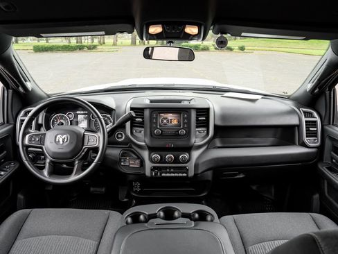 Used 2024 RAM 5500 Tradesman w/ Chrome Appearance Group image 19