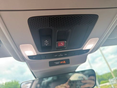 Used 2023 Honda Accord Touring image 33