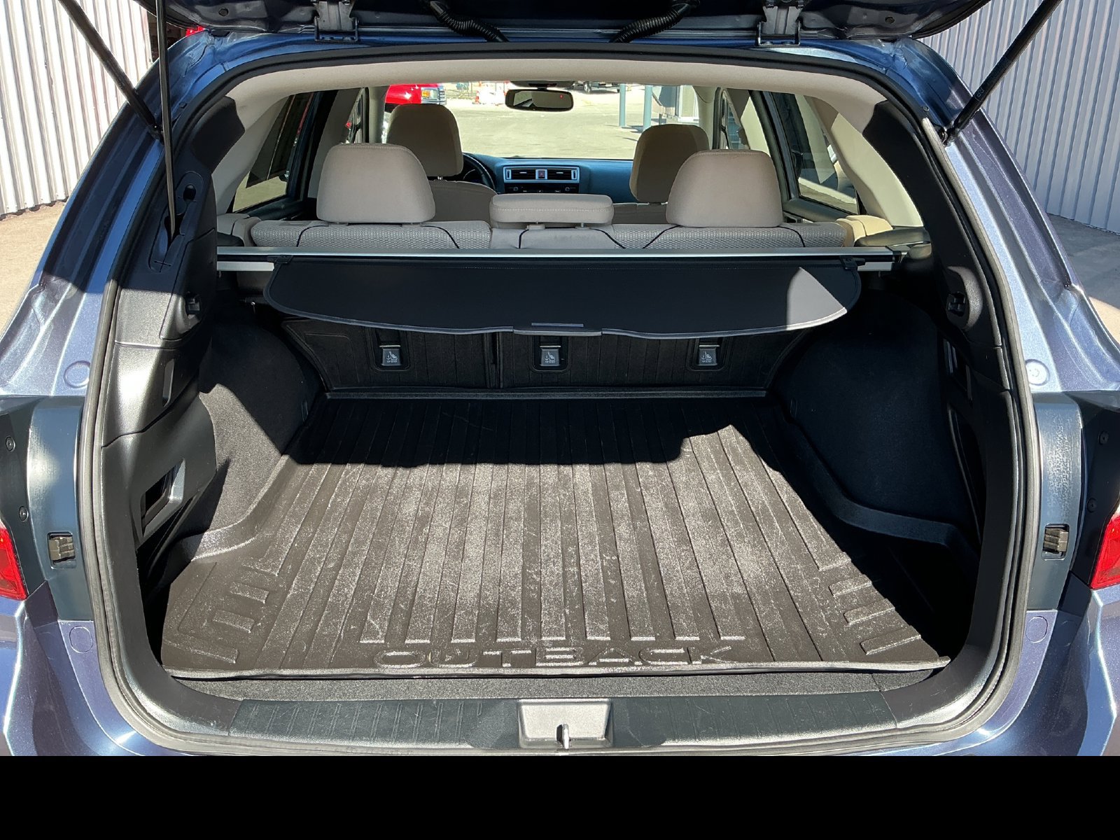 Used 2017 Subaru Outback 2.5i Premium AWD/4WD image 23