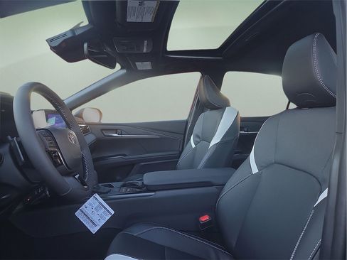 New 2026 Toyota Camry SE image 19